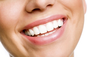 Limpieza + blanqueamiento dental LED