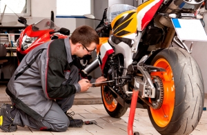 Moto: pre-itv + cambio de aceite y filtro